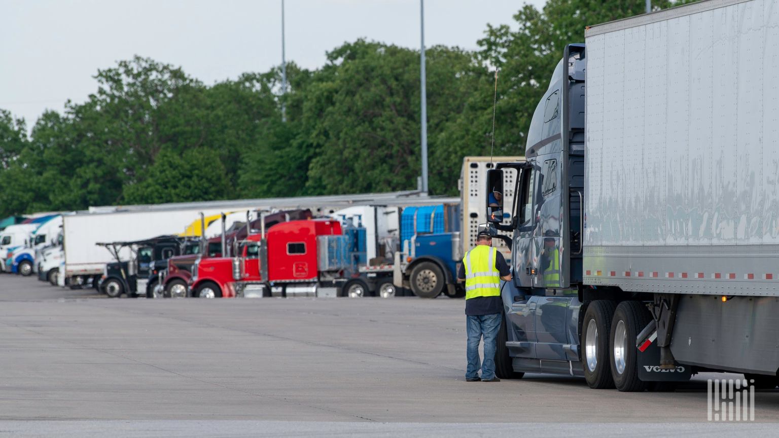 A federal lawsuit pits the Federal Motor Carrier Safety Administration’s safety justification for removing Start CDL against the school’s challenge to the evidence and timing underlying that decision. (Photo: Jim Allen/FreightWaves)