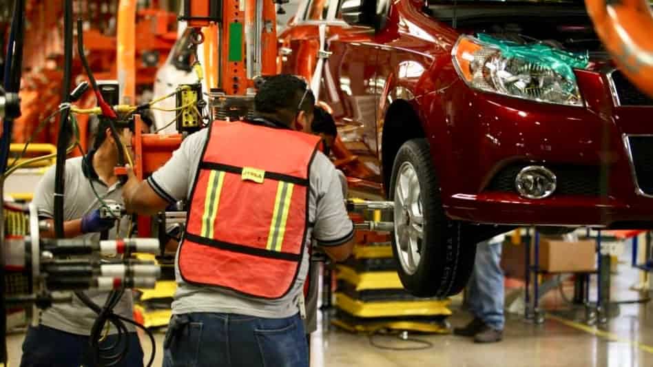 Auto factories in Mexico produced 301,803 light vehicles in September, down 15.1% year over year, while exports fell to 277,369 units. (Photo: GM)