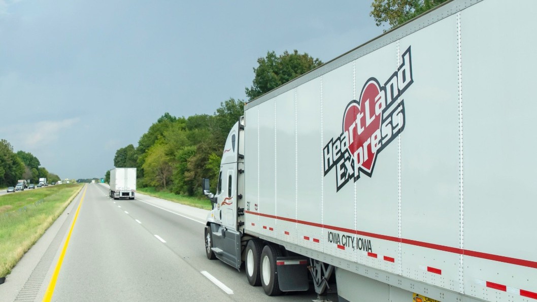 Truckload carrier Heartland Express says “improved customer pricing” is starting to favorably impact financial results. (Photo: Jim Allen/FreightWaves)