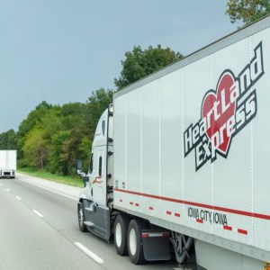 Heartland Express sees earnings turnaround in Q3