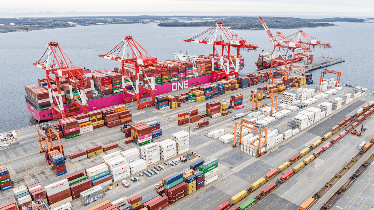 Canada port reaches new longshore union labor deal